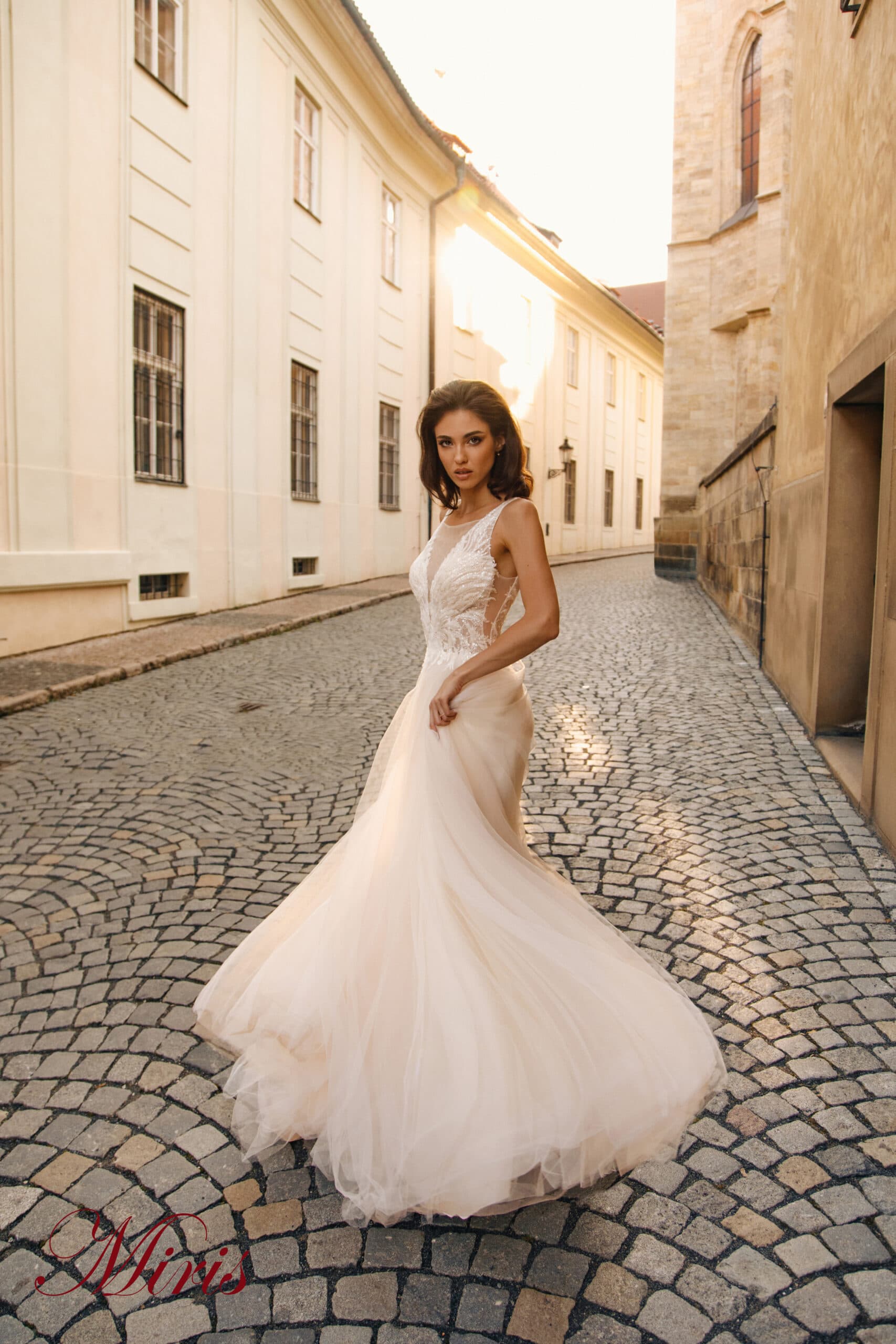 LEANDRA-1-scaled