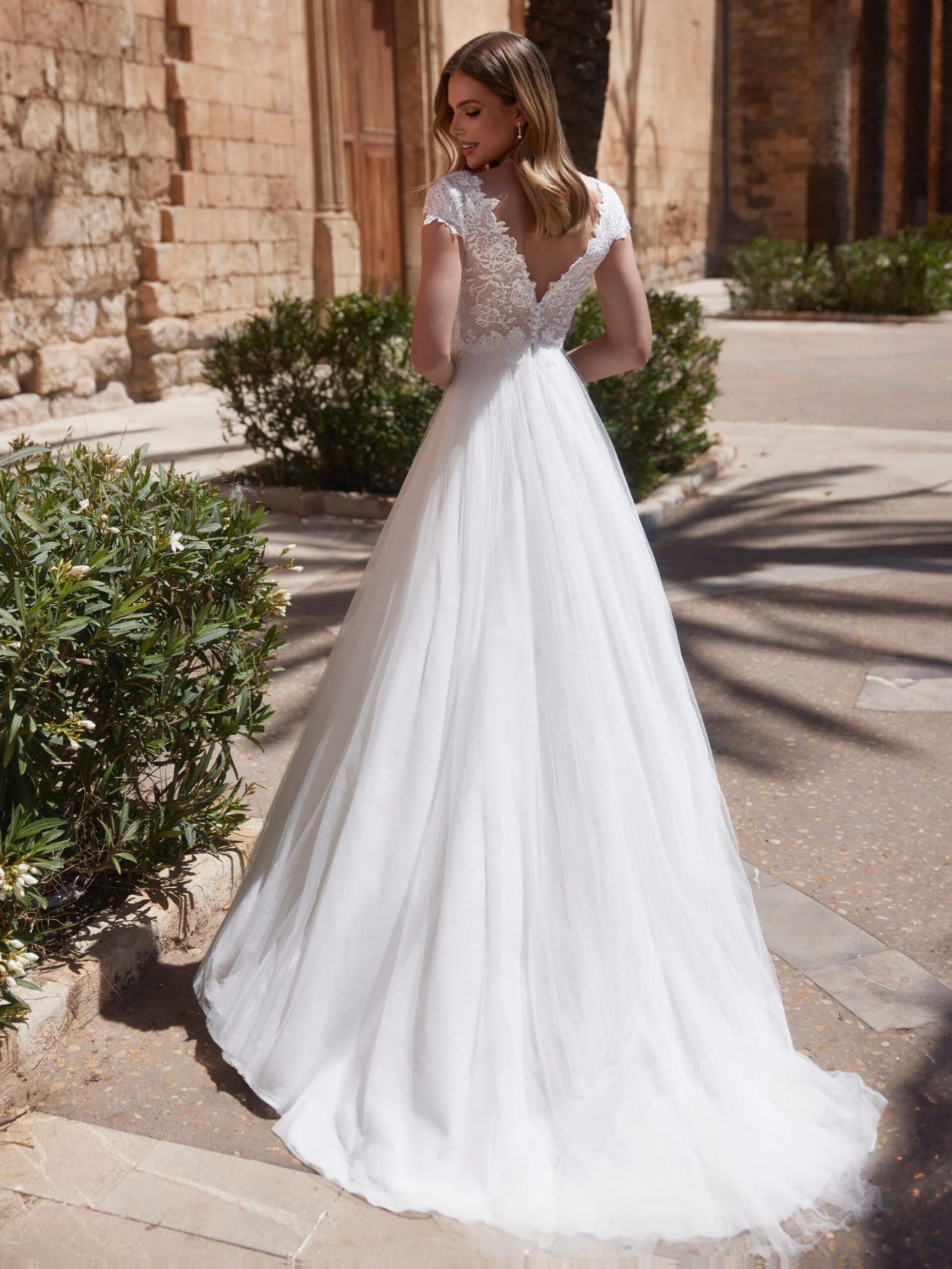 bianco-evento-bridal-dress-uriel-_2_-scaled