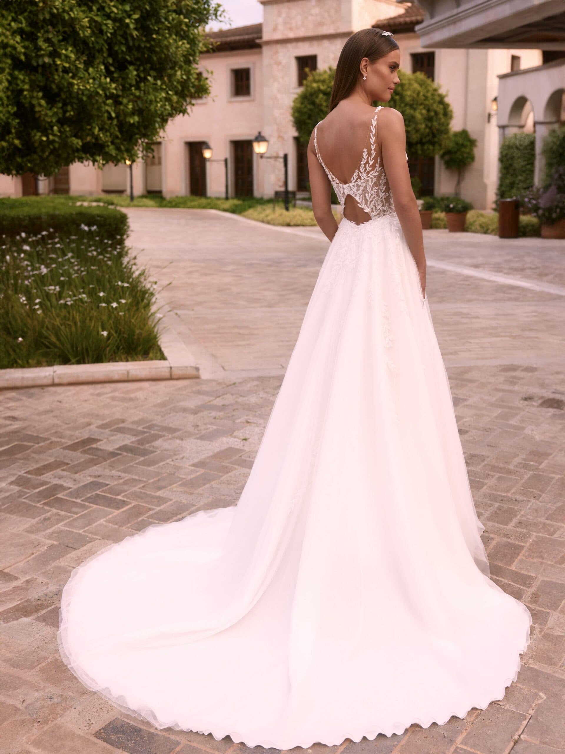 bianco-evento-limited-dress-lerodea-_1_-scaled